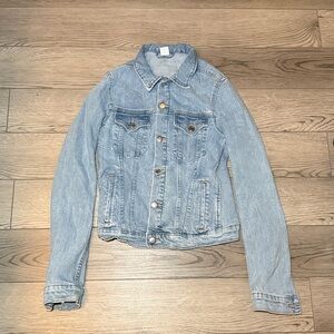 H&M & Denim Light Blue Wash Denim Women's Jean Jacket Small